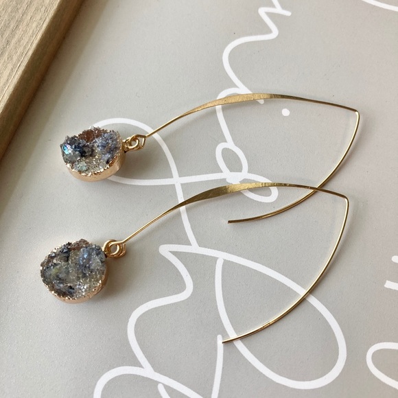 Charcoal/Champagne Cluster Irregular Gold Earrings - Picture 2 of 3